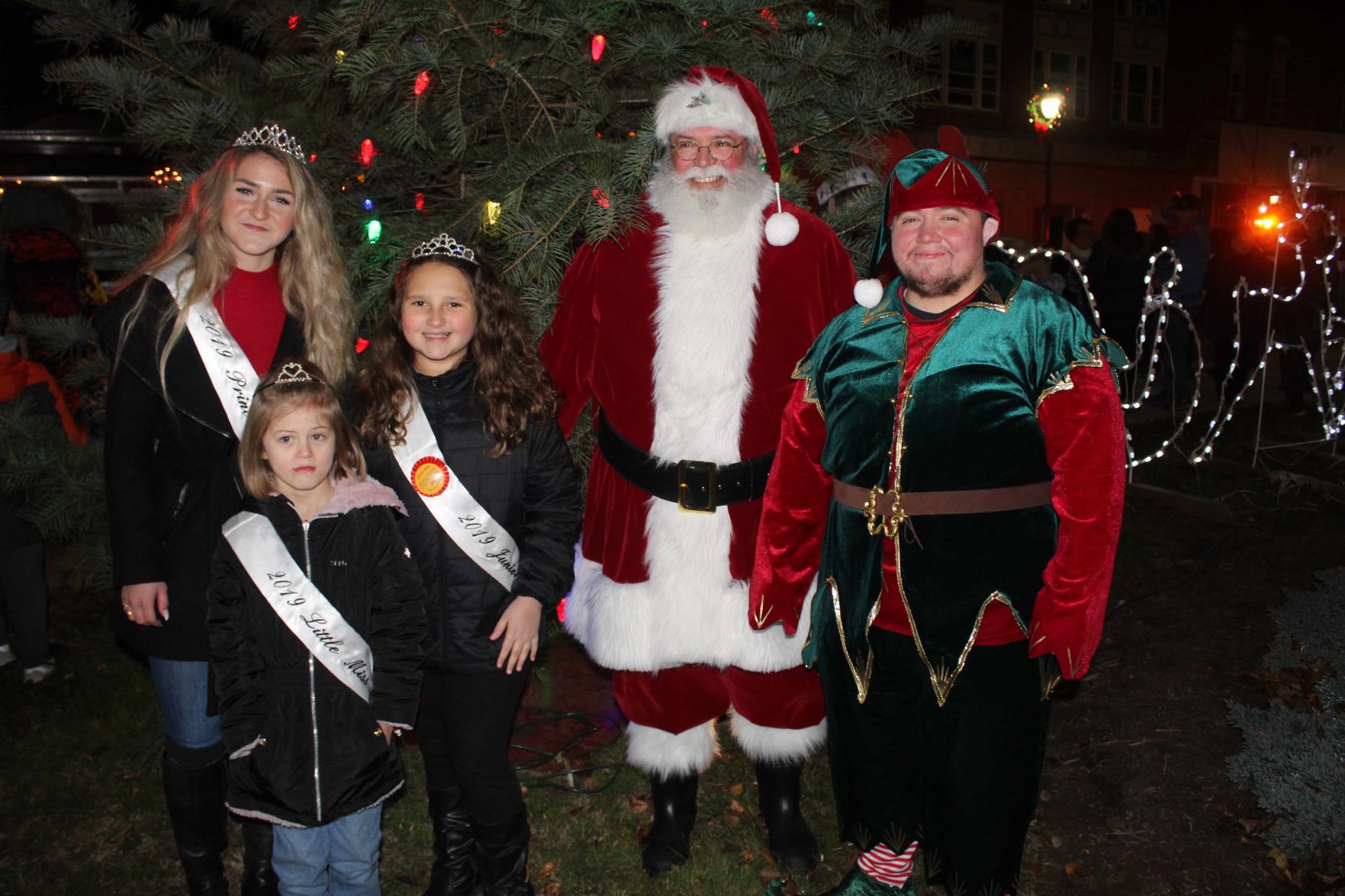 Santa arrives in Milton